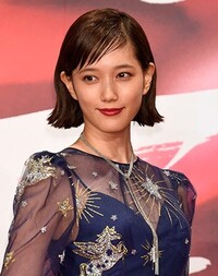 中3女子です 髪量がものすごく多いです そこで今はロングとミディアム Yahoo 知恵袋