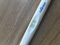 妊娠検査薬クリアブルーを使用しました どちらの窓も かなりぼんやりな Yahoo 知恵袋