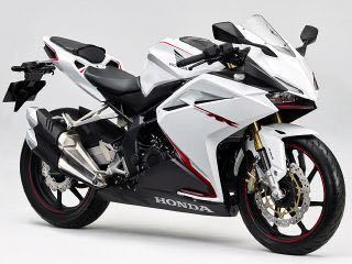 Cbr250rr赤の部分はステッカーか何かですか ステッカーだ Yahoo 知恵袋