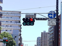 信号機について普通は青 黄 赤 右矢印 黄 赤の順で切り替わりますよね Yahoo 知恵袋