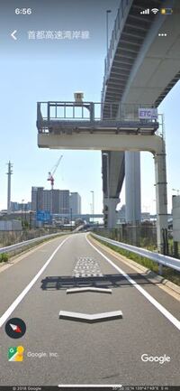 首都高湾岸線の有明出口を出てすぐのところにあるこの写真に写ってるものはオービス Yahoo 知恵袋