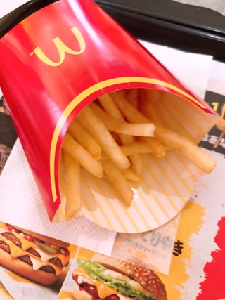 マクドナルド ポテトlサイズってこんなものでしたっけ 久しぶりに買いましたけど Yahoo 知恵袋