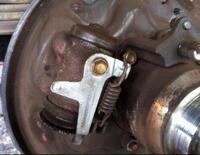 三菱キャンターに乗っています 今朝から 排気ブレーキがランプは点灯しますが Yahoo 知恵袋