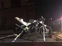 Cbr250rrのタンクに貼ってあるこの2つのシールを剥がしたいです Yahoo 知恵袋