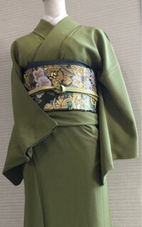 結婚式には抹茶色の色無地 紋付です は向かないでしょうか 慶弔 Yahoo 知恵袋