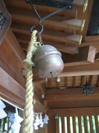 神社で参拝するときに鳴らす鐘の名前は 何て言うんですか できれば Yahoo 知恵袋