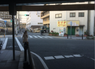 停止線が破線になっているのには 何か意味あるのですか 停止線ではありませ Yahoo 知恵袋