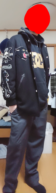 学校帰りに遊びに行くので 私服感を出してみました スボンはグレーの制服 で Yahoo 知恵袋