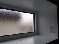 お風呂の窓枠カバーのビス止めについて 現在家を建てており あと1週間程で引き渡し 教えて 住まいの先生 Yahoo 不動産