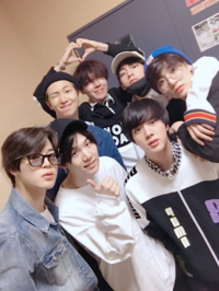 Bts Fcよりアルバム予約告知 ファンコ ユニバで販売 ブラジル追加公演 Kb Ldf映像 他 雨に唄えば