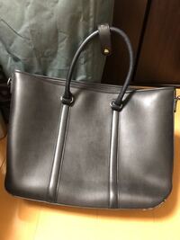 スーツに合うバッグ 女子大学生です 就活ではないんですが今度 Yahoo 知恵袋