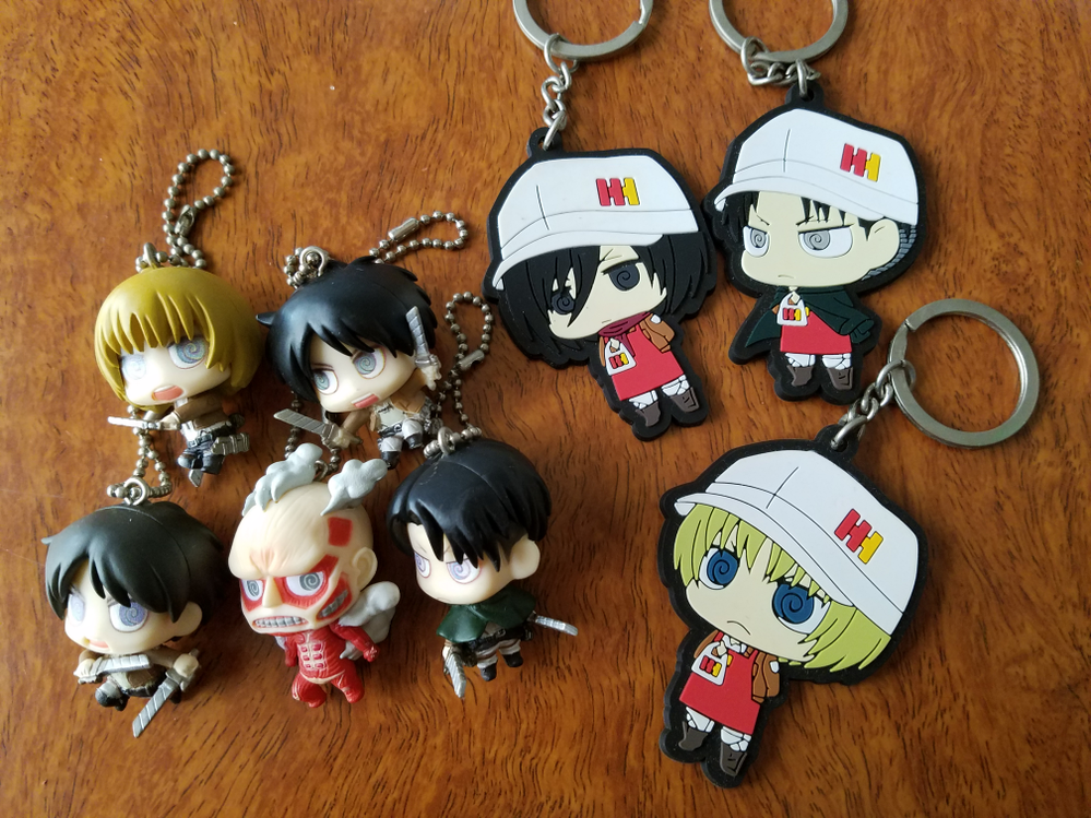 これらの進撃の巨人キャラクターの名前を教えてください お願いします 上 Yahoo 知恵袋