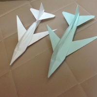 小さい紙でよく飛ぶ紙飛行機の作り方を教えてください 約５センチの正方形の折り Yahoo 知恵袋