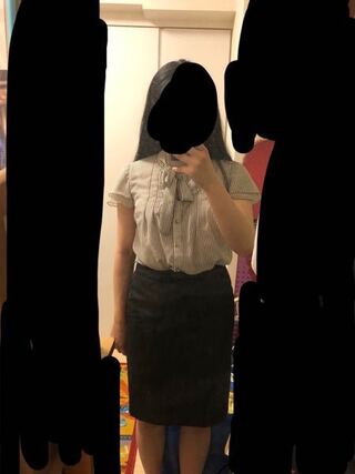インターンでオフィスカジュアルな服装という指定があるのですが これは Yahoo 知恵袋