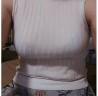 男友達と話したら胸にチラチラと視線が行って恥ずかしかったんですが そんなに大き Yahoo 知恵袋