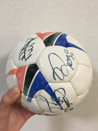 サッカー選手のサインに詳しい方 03年のワールドカップ関連で小さい頃 Yahoo 知恵袋