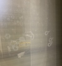 窓ガラスのシミ 汚れ 気持ち悪いです 原因教えて下さい ある日 窓を開けようとし 教えて 住まいの先生 Yahoo 不動産