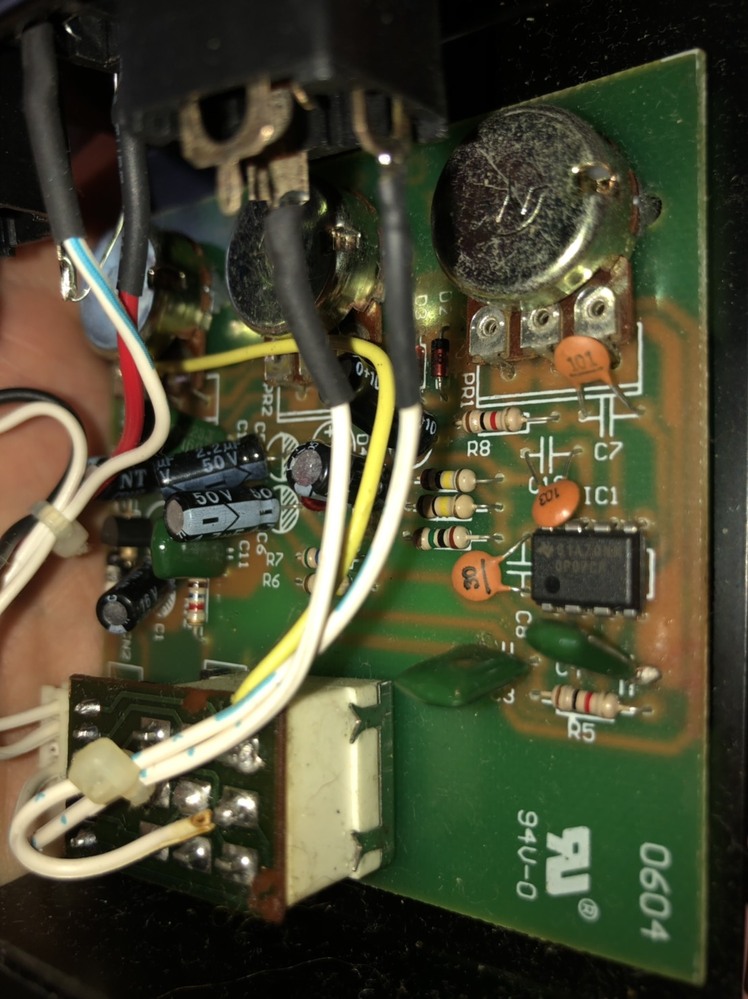 RAT2の電源はアダプターが必要らしいのですが、他の一般的なエフェ