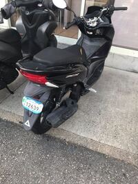 最近よく見かけるのですが原付二種のスクーターに原付一種のナンバーをつけてるのは Yahoo 知恵袋