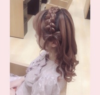 今度美容室でヘアセットを頼もうと思うのですが この画像のようにしてもらうには巻 Yahoo 知恵袋