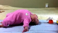 ３ヶ月の赤ちゃんのエビ反り 指しゃぶりについて３ヶ月を過ぎたばかりの息子がい Yahoo 知恵袋