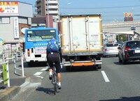 ロードバイクで車道を走ると言うと危ないという人がいますが 歩道を走ったほうが安 Yahoo 知恵袋