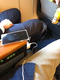 新幹線のグリーン車で騒ぐ子供について 新幹線のグリーン車に Yahoo 知恵袋