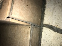 基礎の薄く 細いひび割れ ヘアークラックだけで地震保険適用なりますか 保険屋 Yahoo 知恵袋