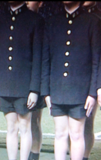 どこの小学校の制服ですか ひし形の 房が下がっている帽子 まさに Yahoo 知恵袋