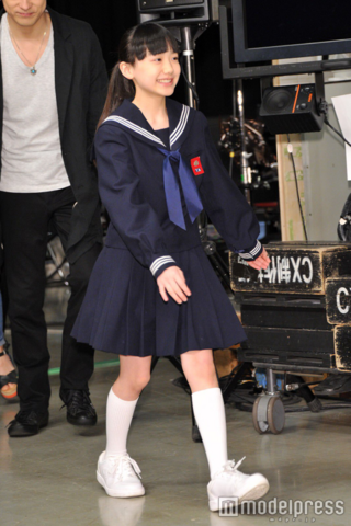 大喜利歩きながら足が滑って転んでしまった芦田愛菜さんの反応は 受験に滑ら Yahoo 知恵袋