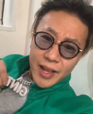 このdj銀太が付けてるサングラス どこのブランドか また どこで売っ Yahoo 知恵袋