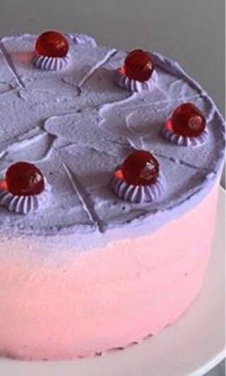 このケーキの上にのっている赤いゼリーの名前を教えてください ドライチェ Yahoo 知恵袋