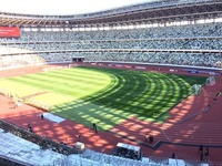 サッカー場の芝は どうしてしま模様にんなっているのですか テレビで サッカー Yahoo 知恵袋