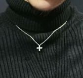 レペゼン地球のふぉいさんが着ているこのインナーはどこのブラン Yahoo 知恵袋