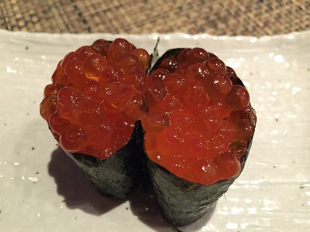 イクラ(鮭の卵)と鱒子(鱒の卵)の区別がつきません。見た目や味だけで