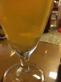 缶ビールをコップに入れたら赤い沈殿みたいなものが出てきました これってなんです Yahoo 知恵袋