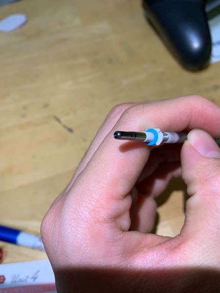 シャーペン、デルガードlx0.3のシャー芯がこの中に詰まってしまい、使用できなくなりました。解決方法はありますか？