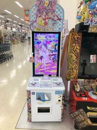 今日はお店のゲーセンに行くとまだプリパラのアーケードゲームが置いて