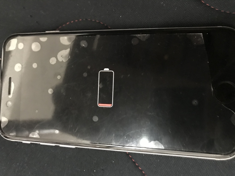 新品未使用Apple iPhone12 64GB バッテリー完全放電で充電不可 iPhoneを完全放電させてしまいました。この画面で4時間以上充電させて