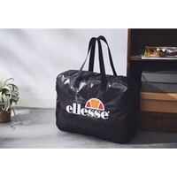 ジャニーズのライブ持ち物についてなのですが うちわなどを入れ Yahoo 知恵袋