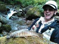 渓流釣りです 源流域で釣りをする方は場合によってはヘルメットも装備品 Yahoo 知恵袋