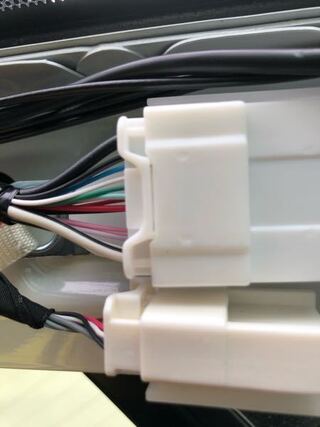 新型rav4のルームランプ連動線はaピラー内部のどの線になるのでしょうか Yahoo 知恵袋