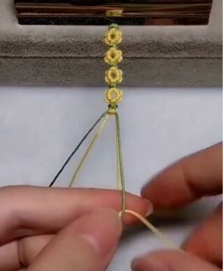ミサンガ ビーズ入り 編み方 無料の折り紙画像