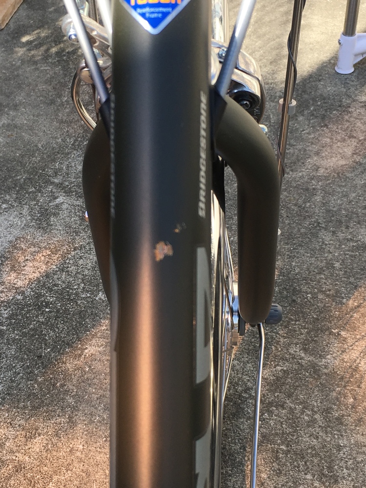 新しい自転車が届き、数日でできた傷です。見覚えはなく気づいたらあり