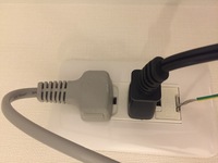 冷蔵庫と電子レンジのコンセントこの差し方は危険ですか 冷蔵庫の線が短 Yahoo 知恵袋