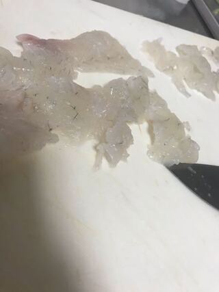 黒い髪の毛みたいなものがたくさん入ってるんですけど 寄生虫とかですか 食べるの Yahoo 知恵袋