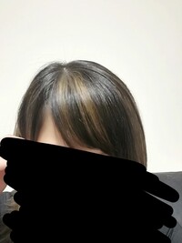 至急 助けてください Twt 今日ハイライトを入れてもらったのですが 前髪 Yahoo 知恵袋