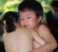 裸保育 