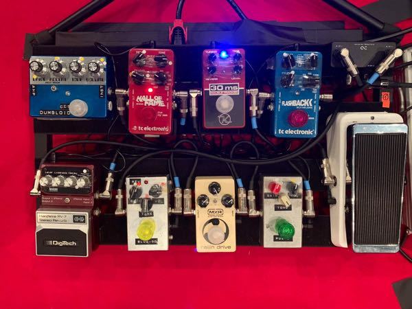 常田大輝さんのエフェクターボードのこの繋ぎ順見てわかる方