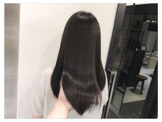 美容師さん又はヘアカラー詳しい方に質問 暗めのアッシュグレー 写真のカラ Yahoo 知恵袋